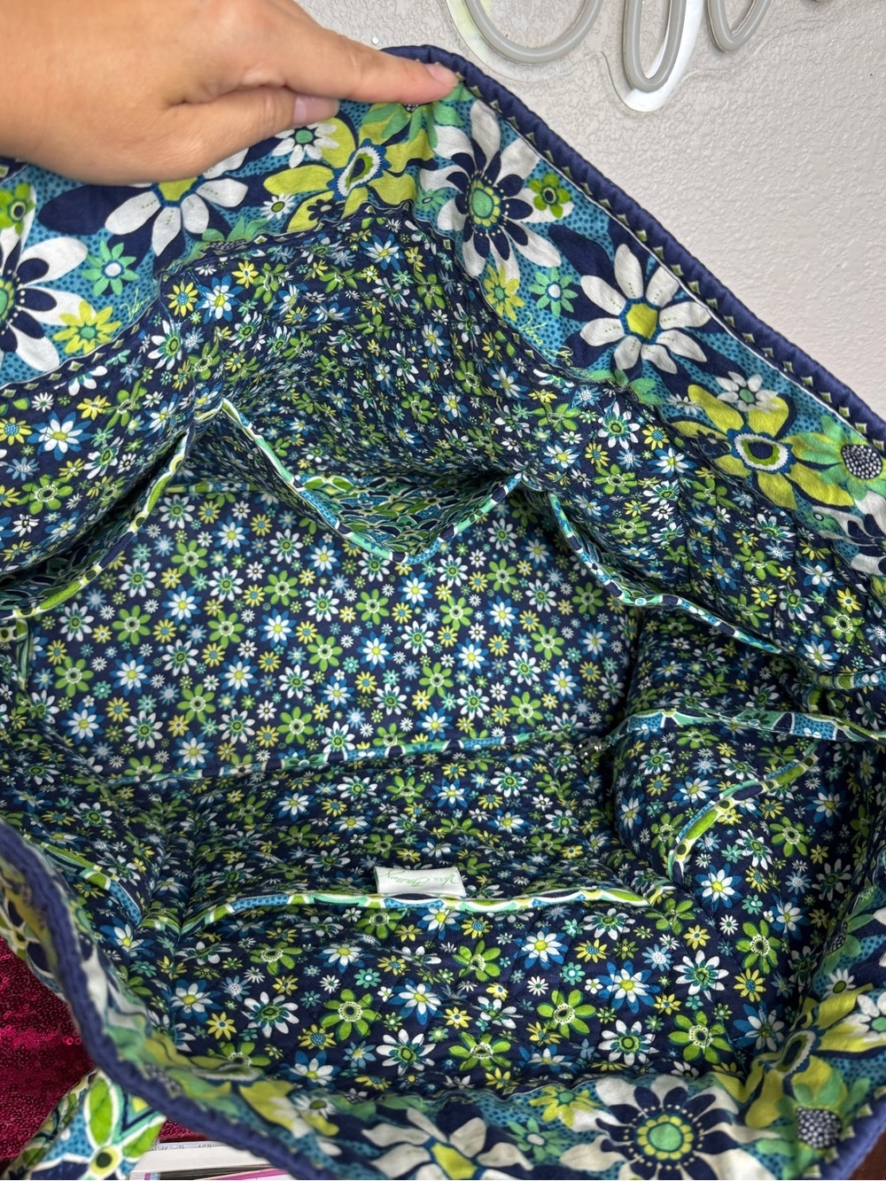 VERA BRADLEY 💚 Large Duffel Travel, Diaper Bag, Green Paisley Pattern 13x17” - Picture 11 of 15